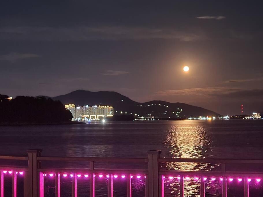 The Castle Ocean Marina Double Suite Yeosu Zewnętrze zdjęcie